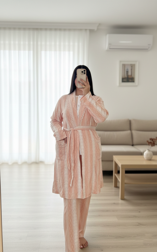 بينوار نسائي فاخر للدار