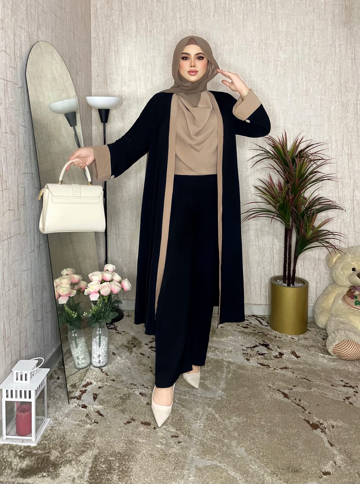 طقم نسائي أنيق من ثلاث قطع: كيمونو طويل، سروال واسع، وكنزة
